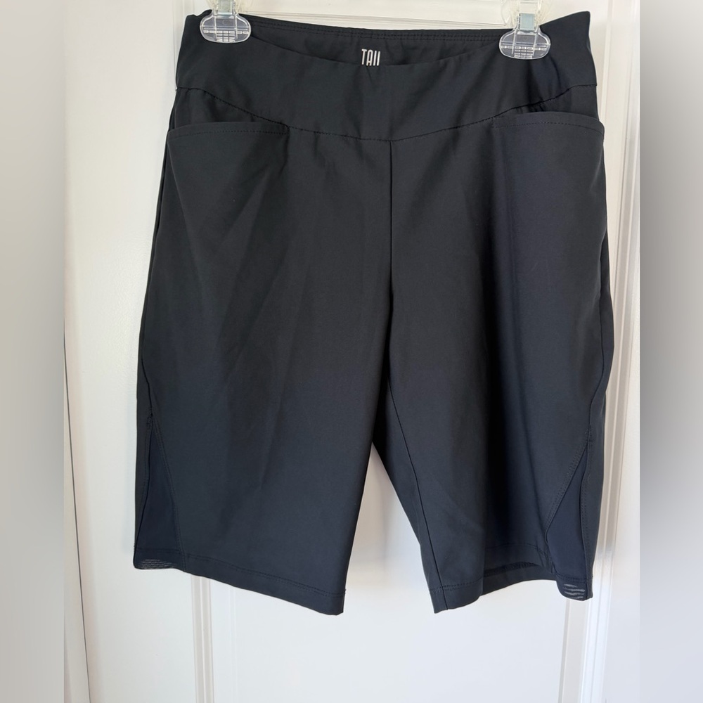 Size 6 Women’s Tail White Label Bermuda Shorts